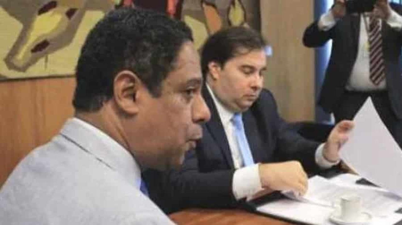 29062020 orlando silva Easy Resize.com - UNHA E CARNE: Deputado que pagava tapioca com cartão corporativo é o favorito de Maia